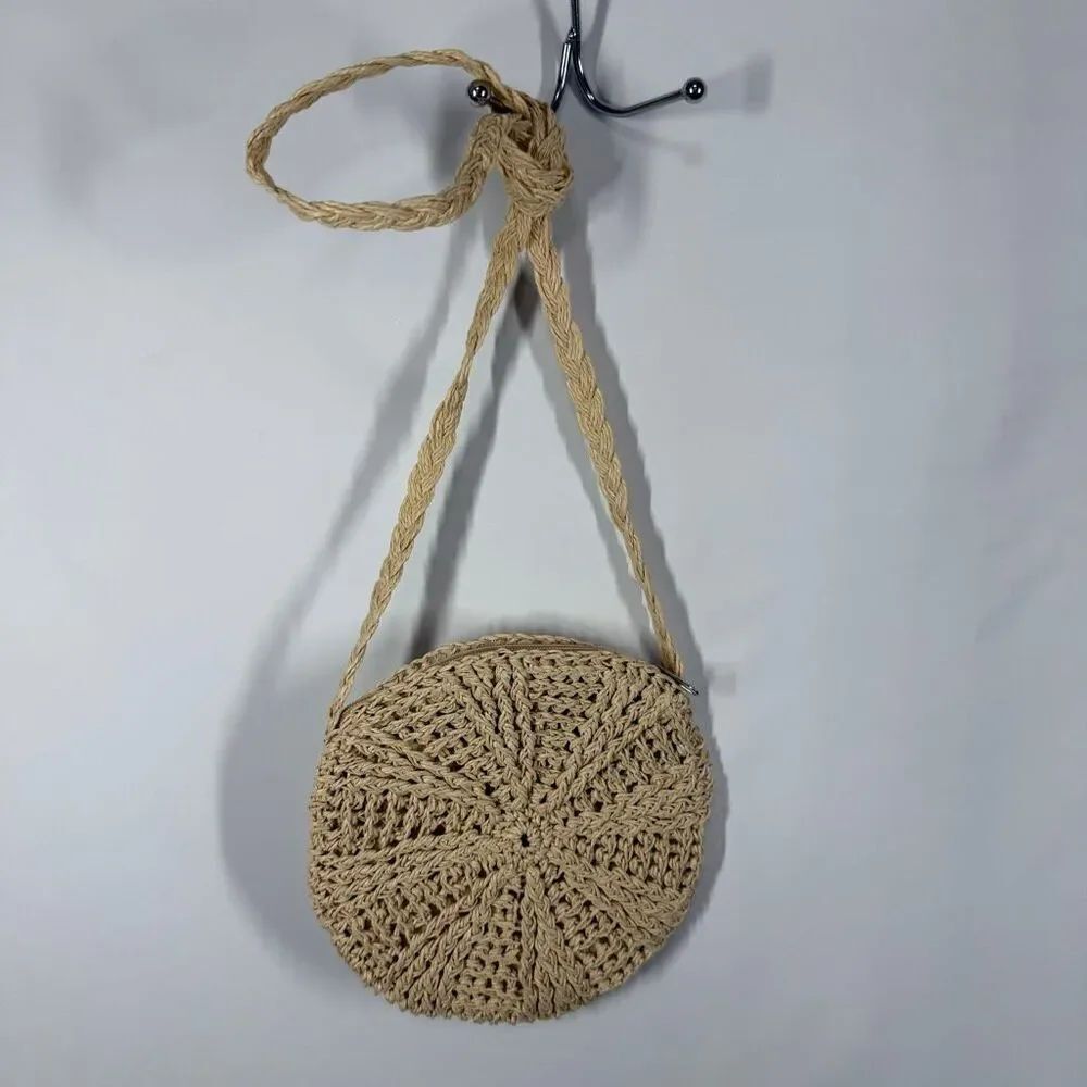 Straw circle Women’s shoulder crossbody purse 8” 21” handle NWOT